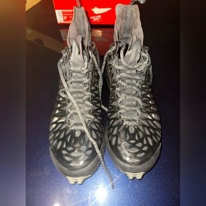 NIKE Air Max Axis Size 9.5 mens